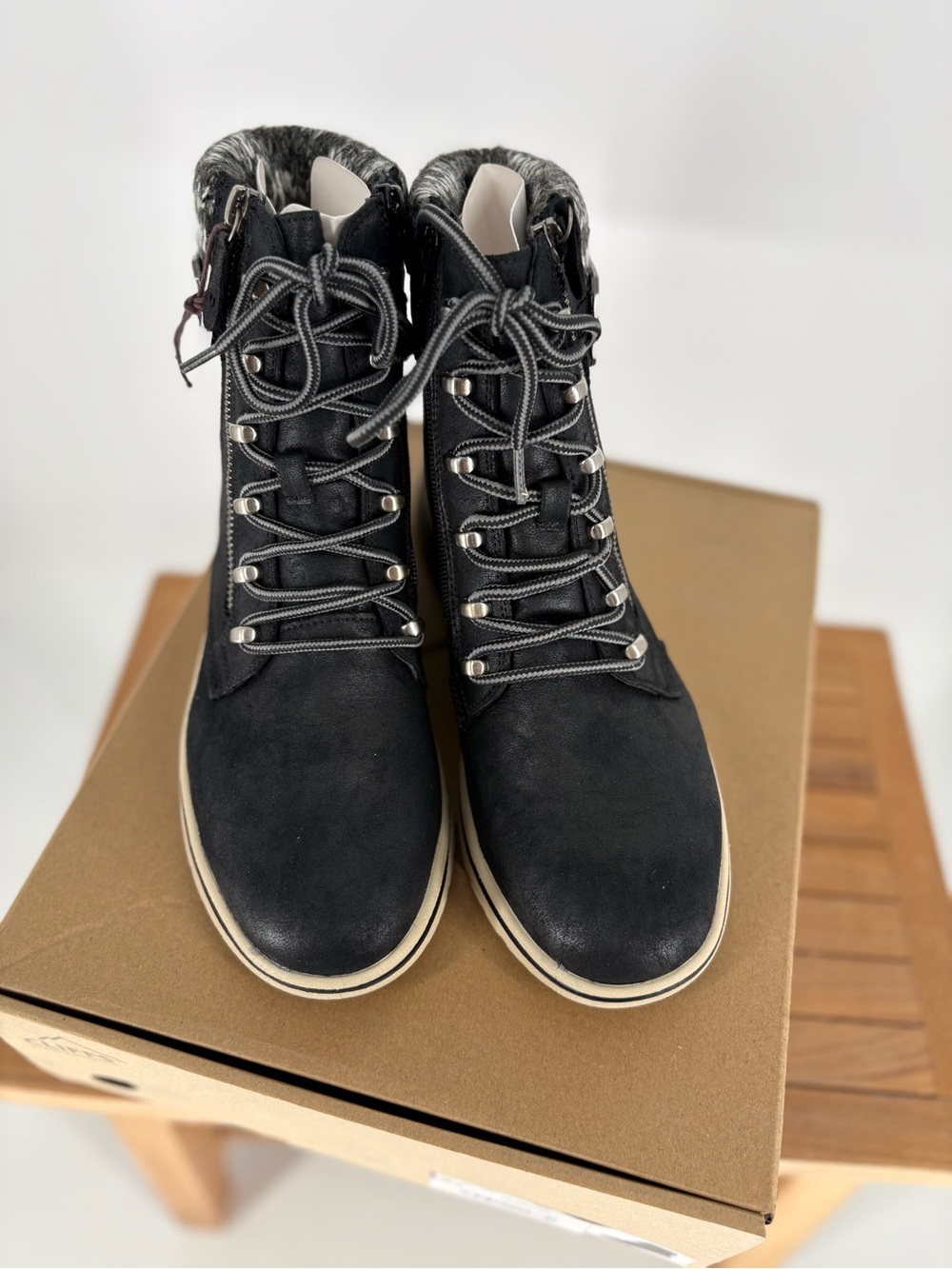 New Cliffs Women's Black Lace-Up Ankle Boot with Knit Collar size 9 - Picture 2 of 5